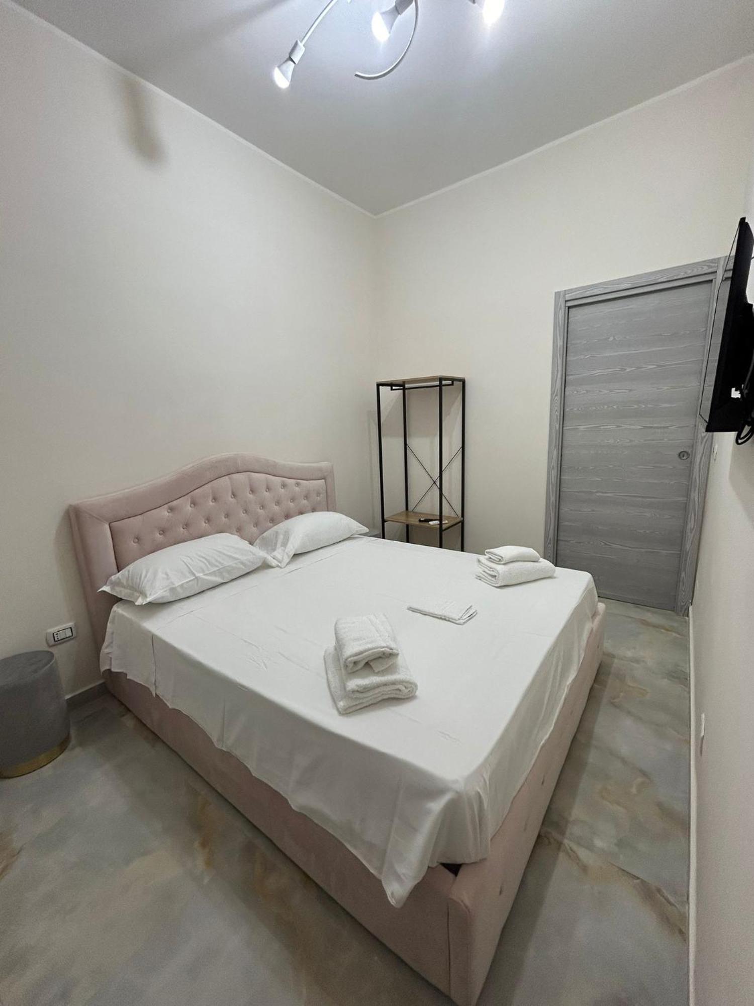 Valentino House Vico Mattonelle 48 Appartement Napels Buitenkant foto