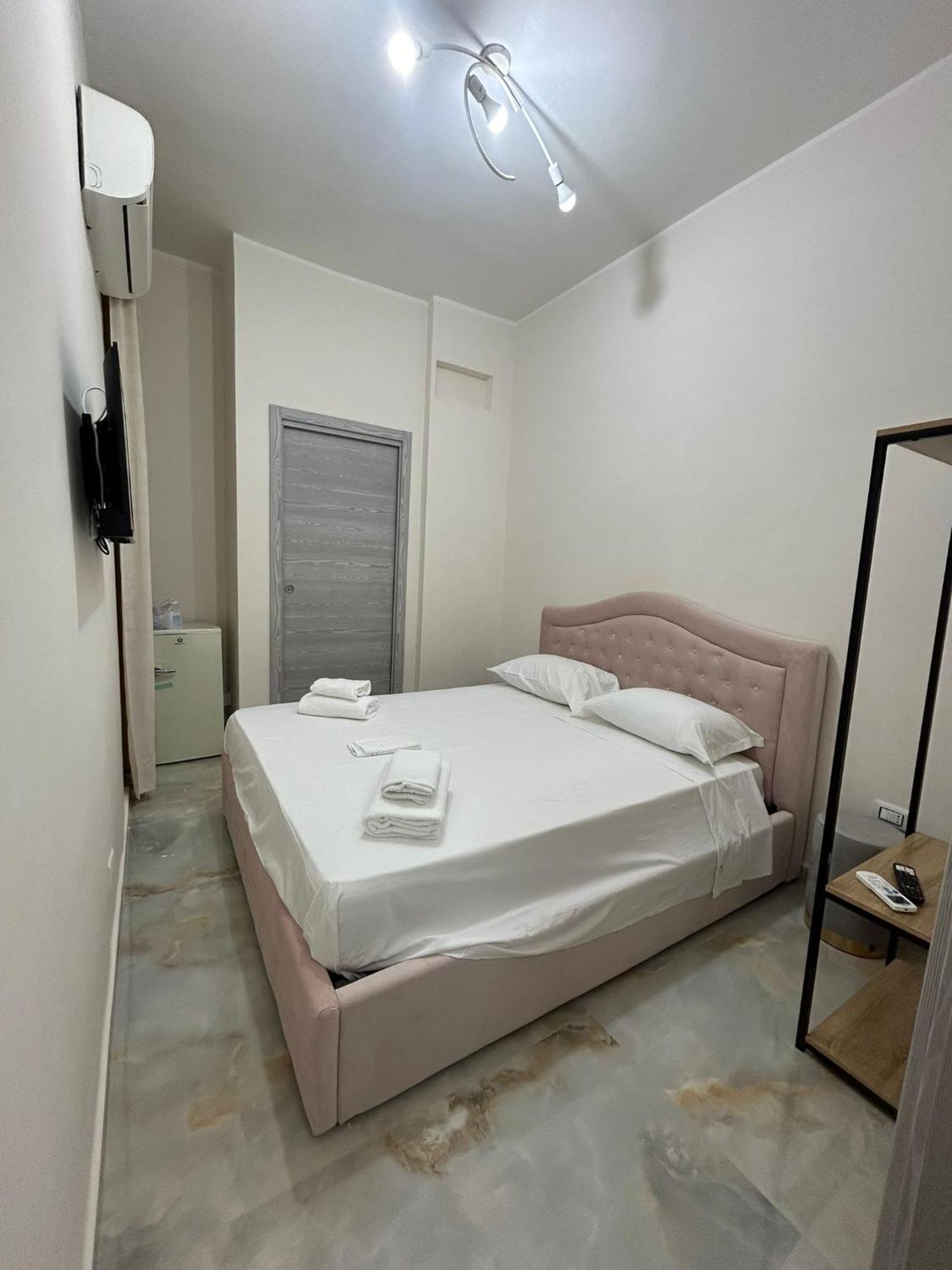 Valentino House Vico Mattonelle 48 Appartement Napels Buitenkant foto