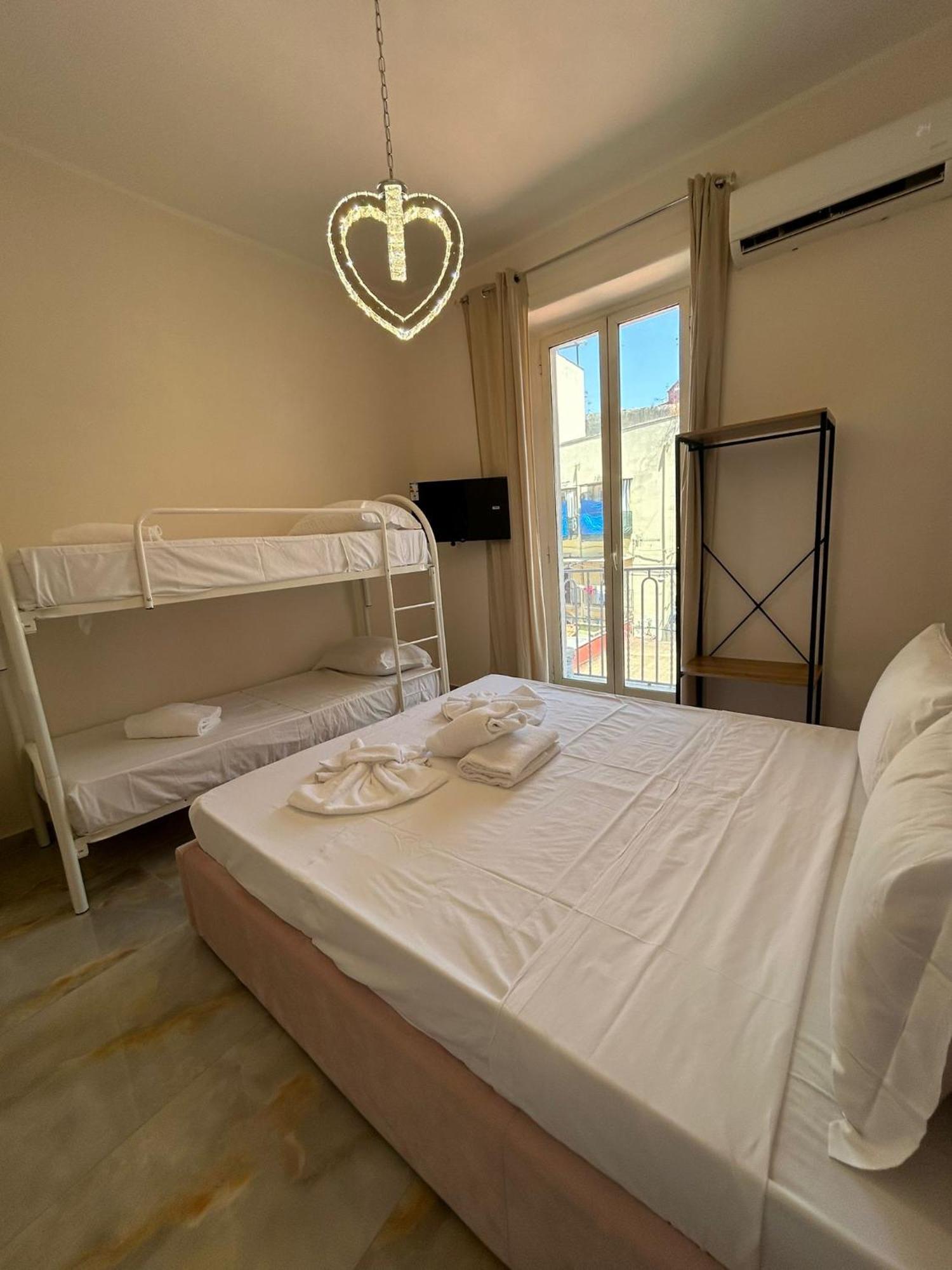 Valentino House Vico Mattonelle 48 Appartement Napels Buitenkant foto
