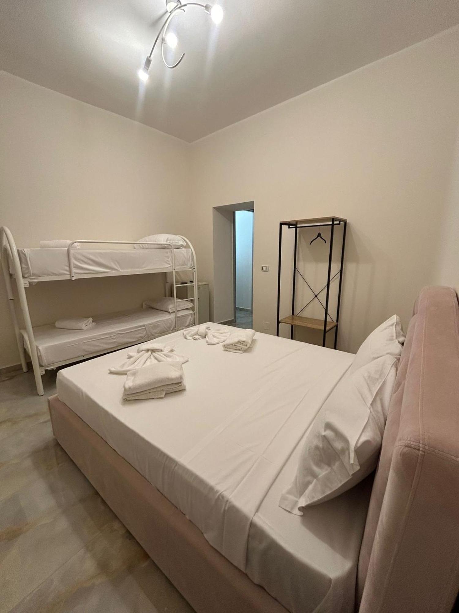 Valentino House Vico Mattonelle 48 Appartement Napels Buitenkant foto