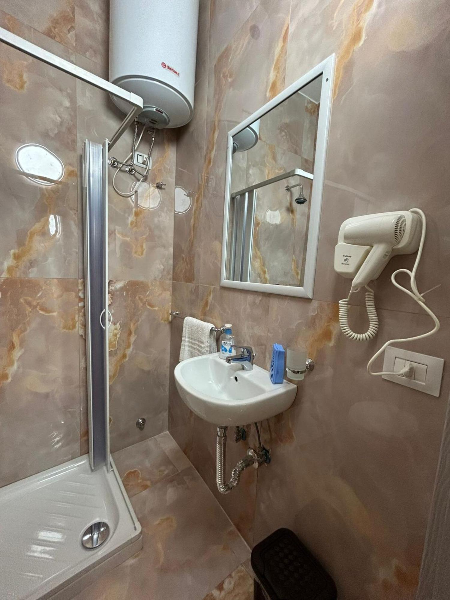 Valentino House Vico Mattonelle 48 Appartement Napels Buitenkant foto